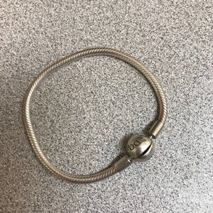 Pandora Smooth Silver Clasp Bracelet！